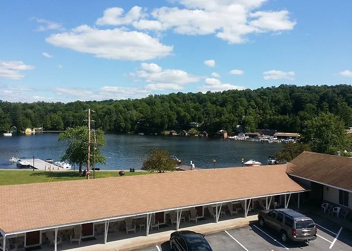 Clark\'S Beach Motel