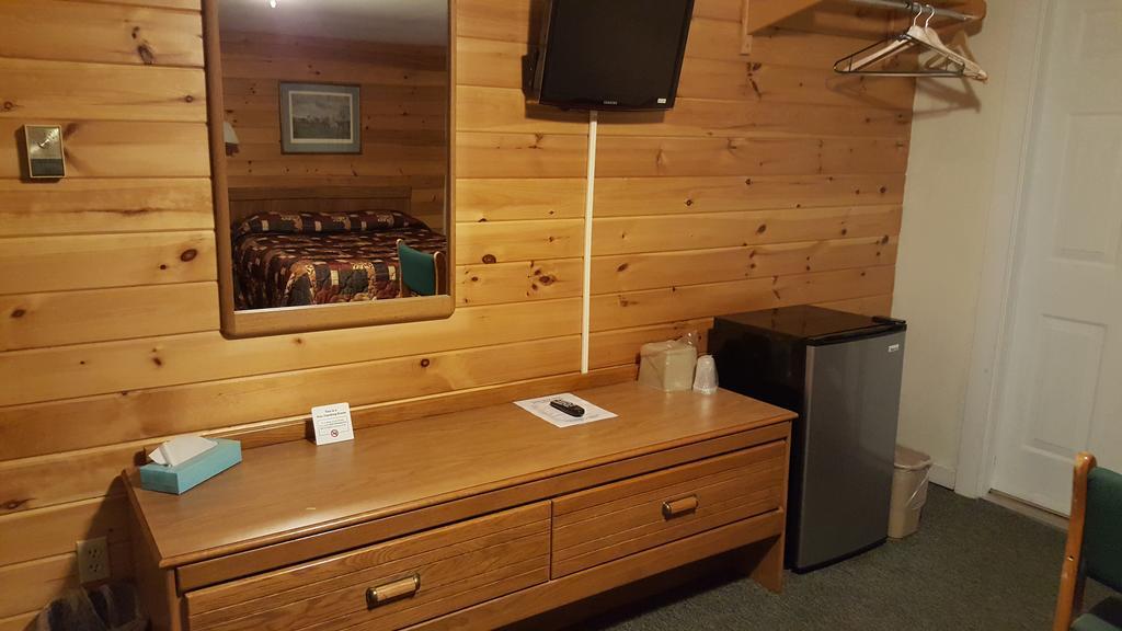 Motel Clark's 2*