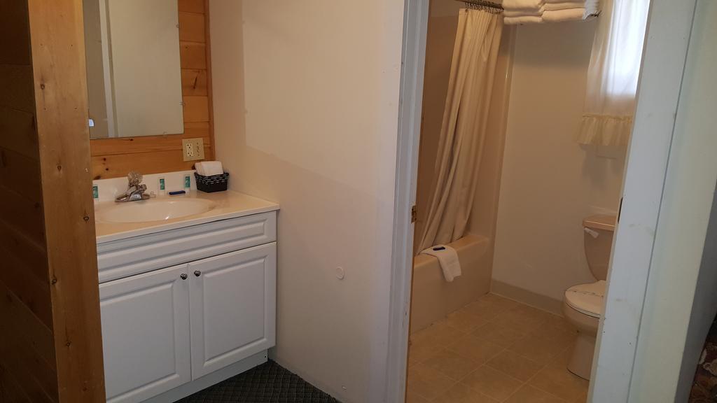 Motel Clark's 2*