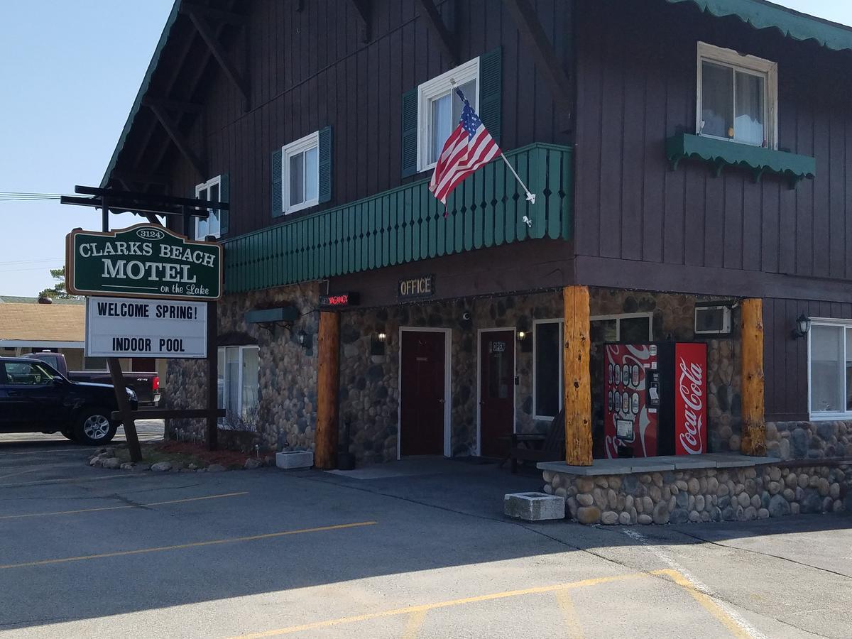 Motel Clark's 2*
