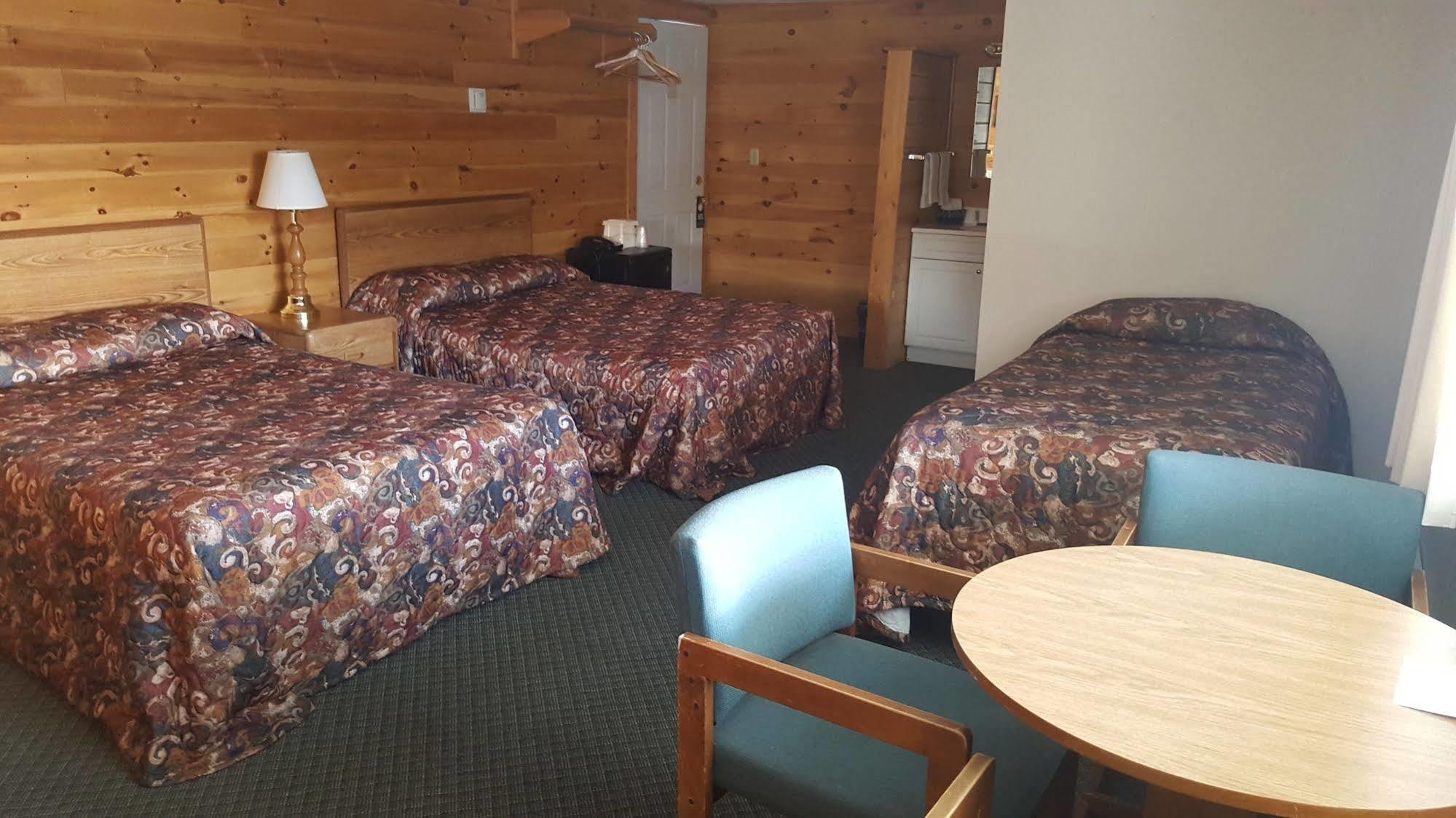 Motel Clark's 2*